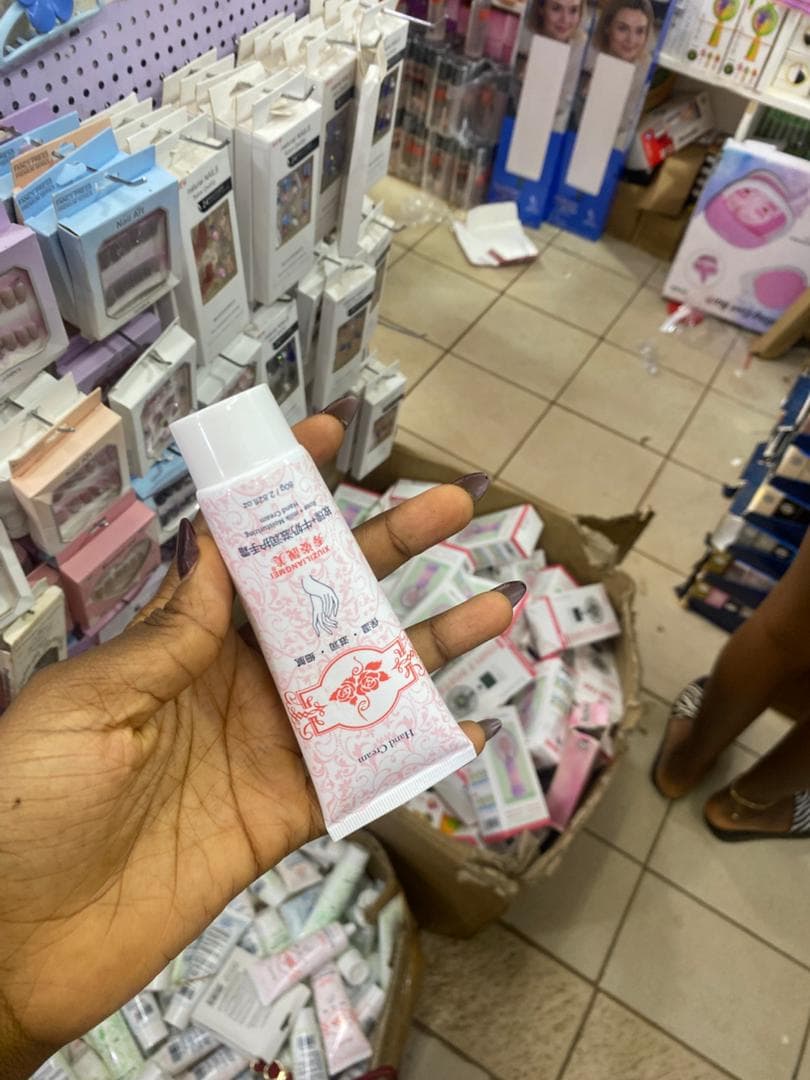 Crème Mains Velours : Fini les Mains Sèches (80g)