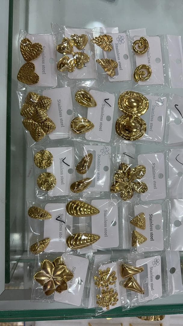 Boucles d'oreilles dorées en acier inoxydable - Modèles variés - Boutique