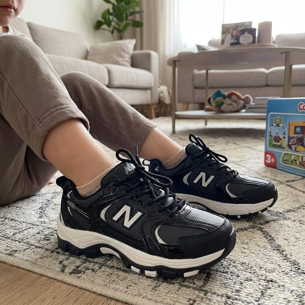 New Balance 530 Kids Noir & Blanc - Boutique