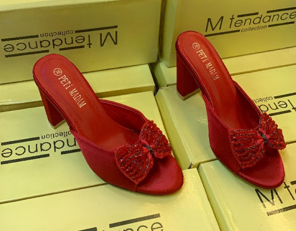 Sandales à Talons Carrés Rouge Peti Madam - Nœud Perlé Chic - Boutique - 1